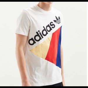 🔸 Adidas Tribe Tee 🔸